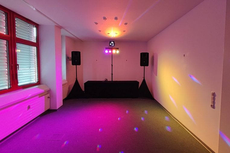 Party Set, Boxen, party, Spass, lachen, Sound, RCF,  Geburtstag, Raum mieten, Partykönig, Alsdorf